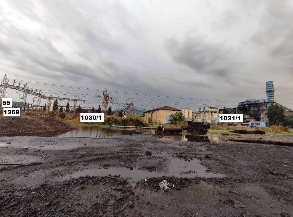 Part of the Aliağa site with plot numbers marked, from the seller’s listing