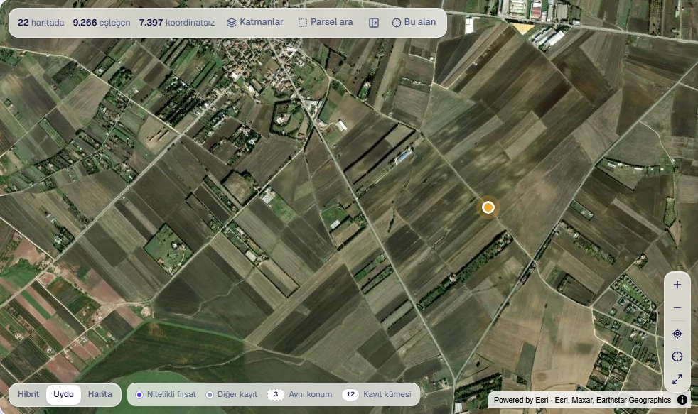 Satellite view in Arsa Intelligence, zoomed to the Silivri Gazitepe record; the orange dot is the approximate listing point